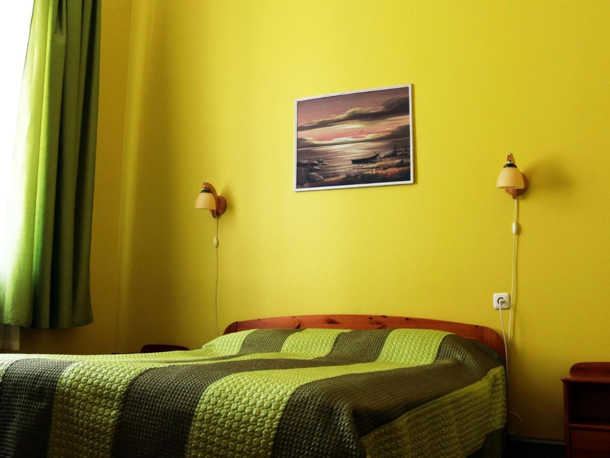Hostel Louna Parnu Exterior photo