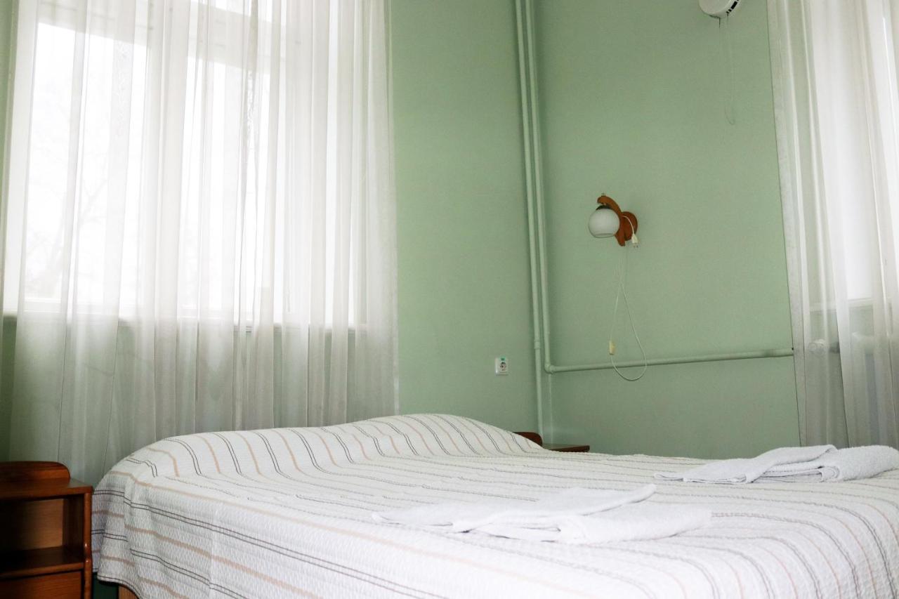 Hostel Louna Parnu Exterior photo